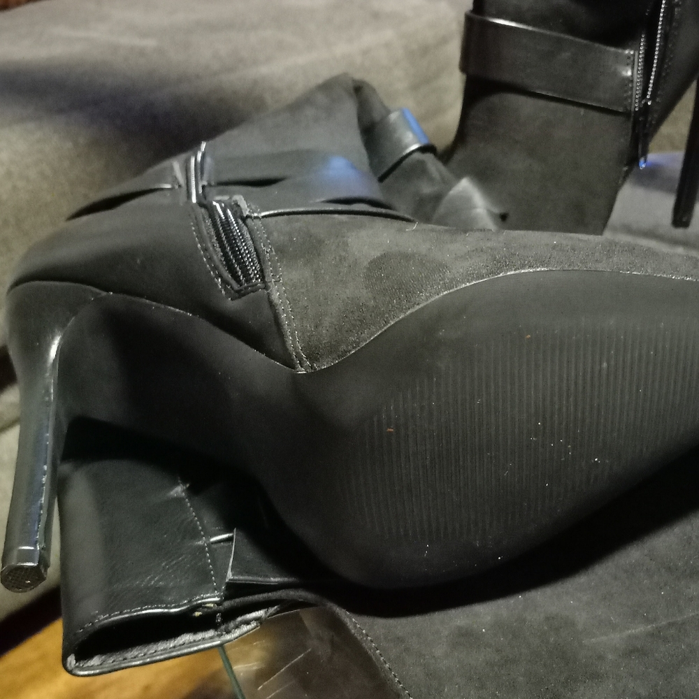 boots - Picture 2 of 2